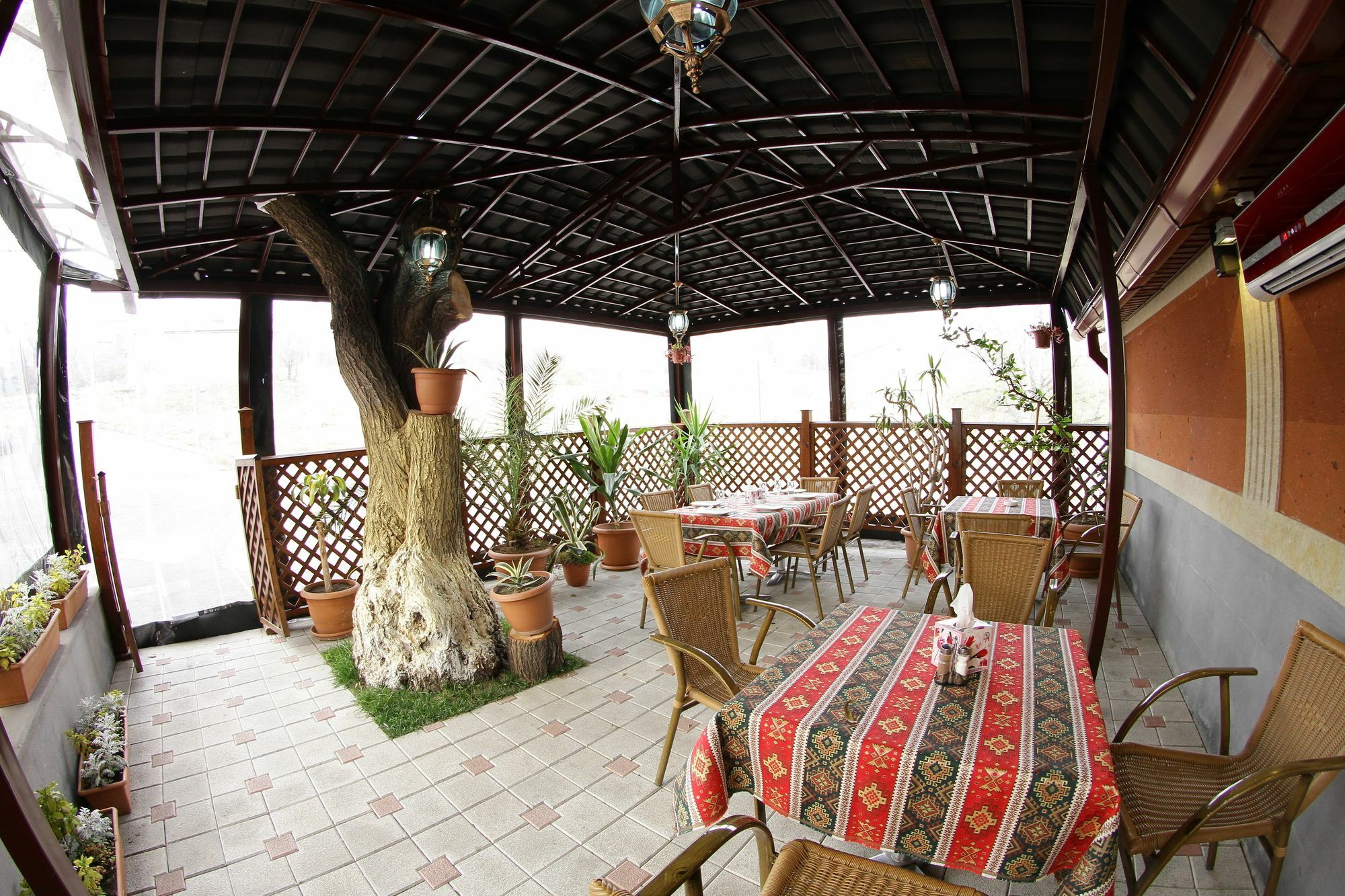 Hotel Roma Yerevan & Tours Экстерьер фото