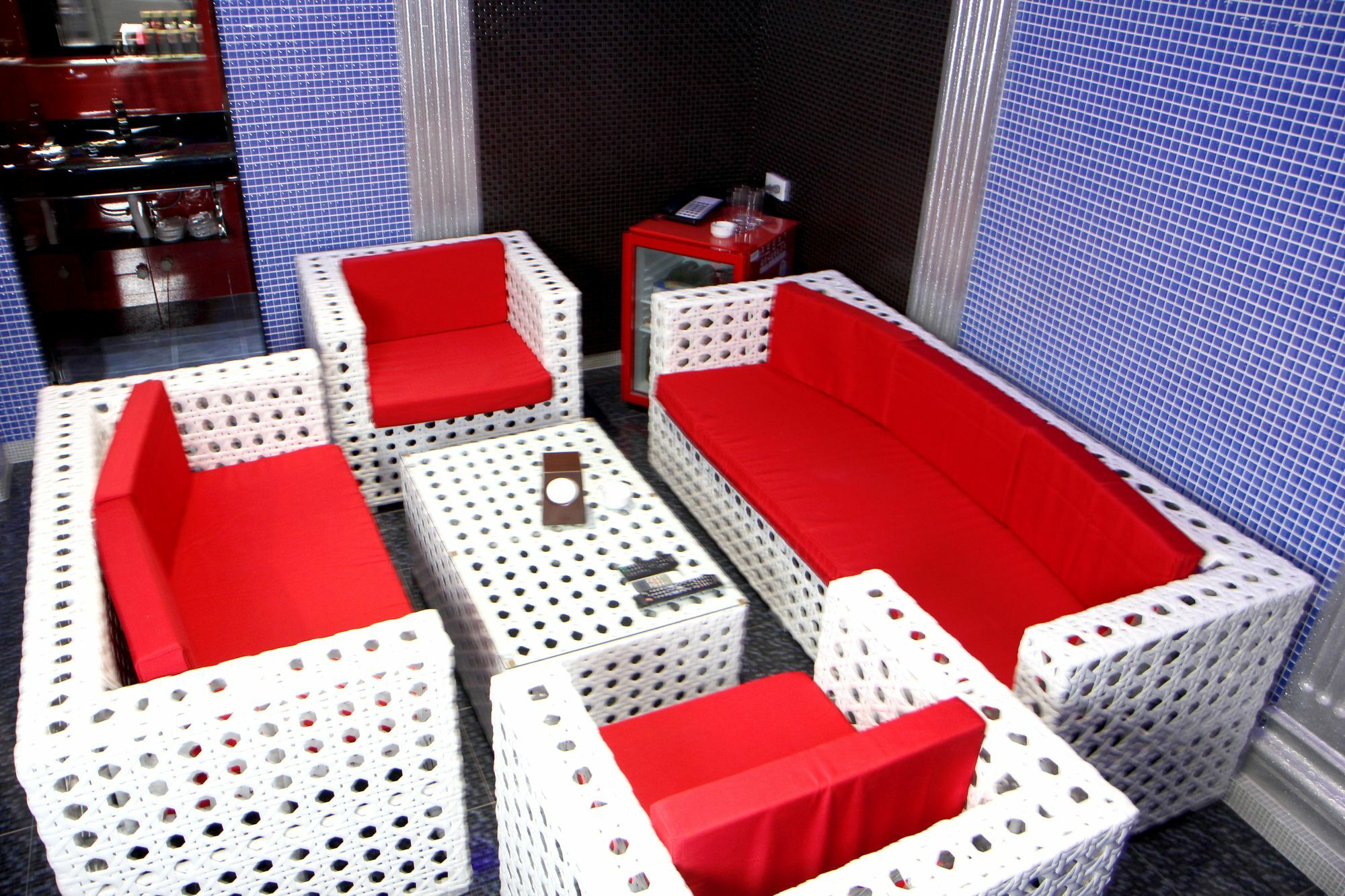 Hotel Roma Yerevan & Tours Экстерьер фото
